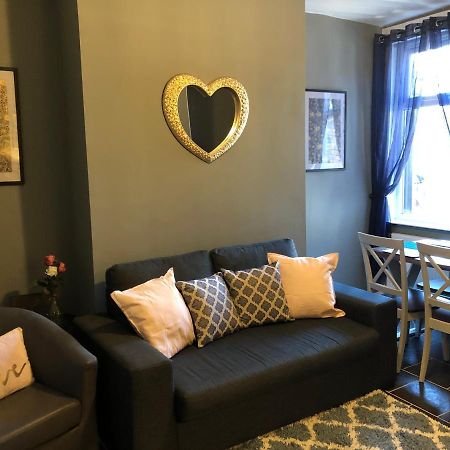 3. Stylish Private Double Room Near Manchester City Centre Exterior photo