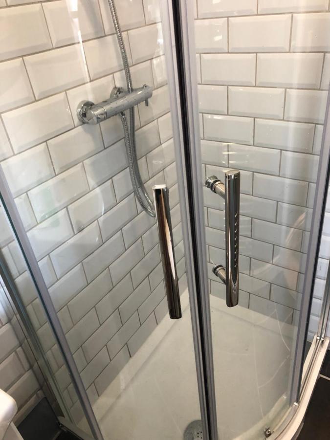3. Stylish Private Double Room Near Manchester City Centre Exterior photo