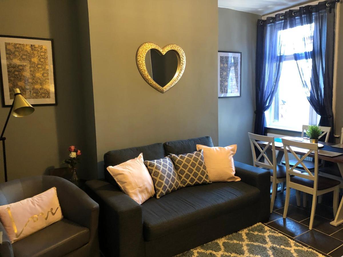 3. Stylish Private Double Room Near Manchester City Centre Exterior photo